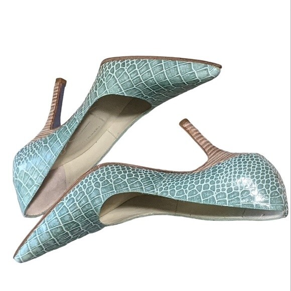 Donald J. Pliner Cloves seafoam green reptile print pointed toe leather pump 6M - Picture 9 of 11